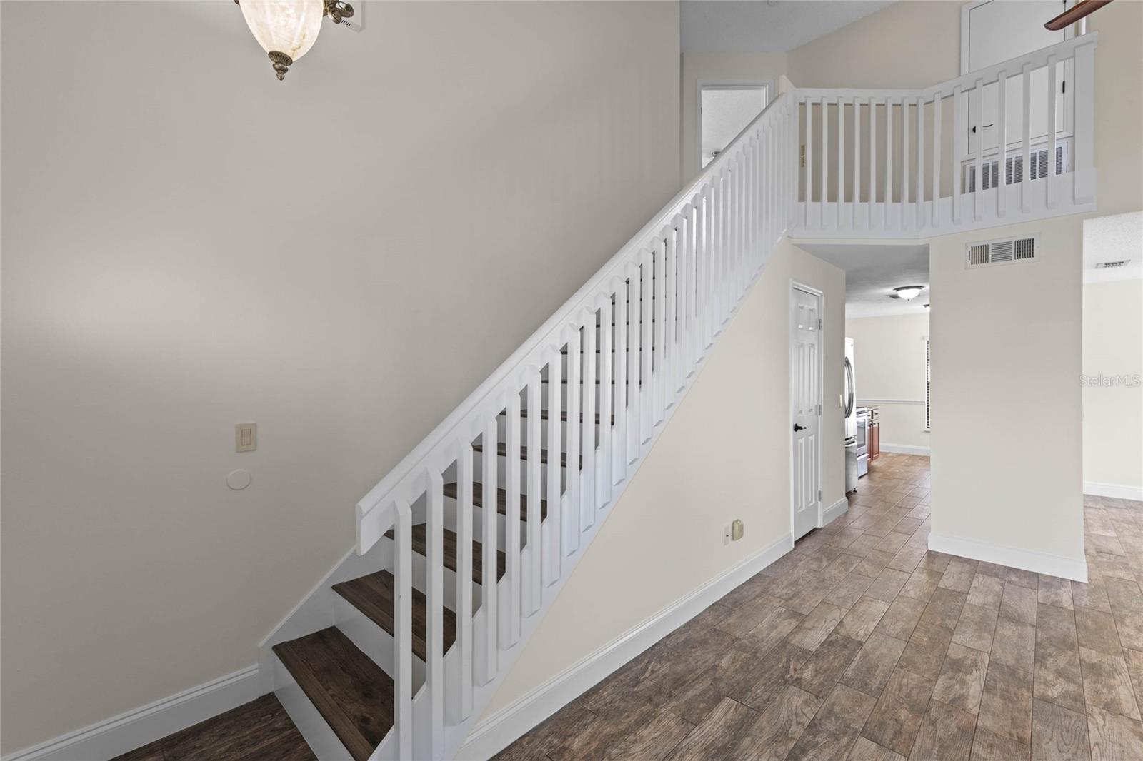 842 E CHARING CROSS CIR, LAKE MARY, FL, 32746