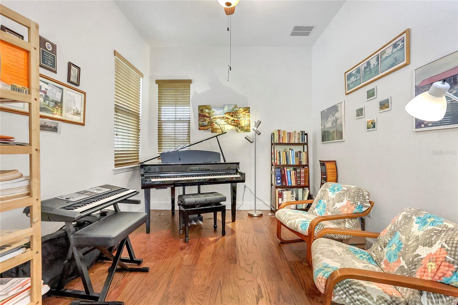 1684 VICTORIA GARDENS DR, DELAND, FL, 32724