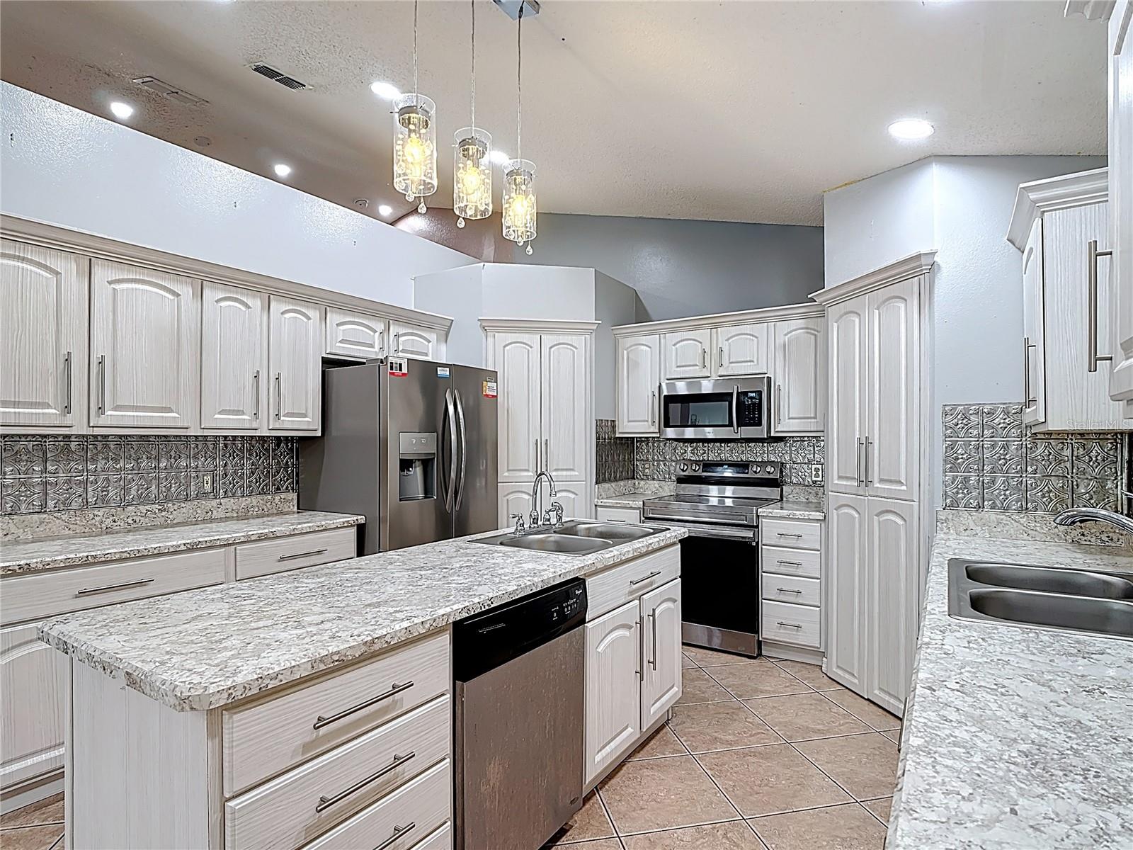 1167 SAINT TROPEZ CT, KISSIMMEE, FL, 34759
