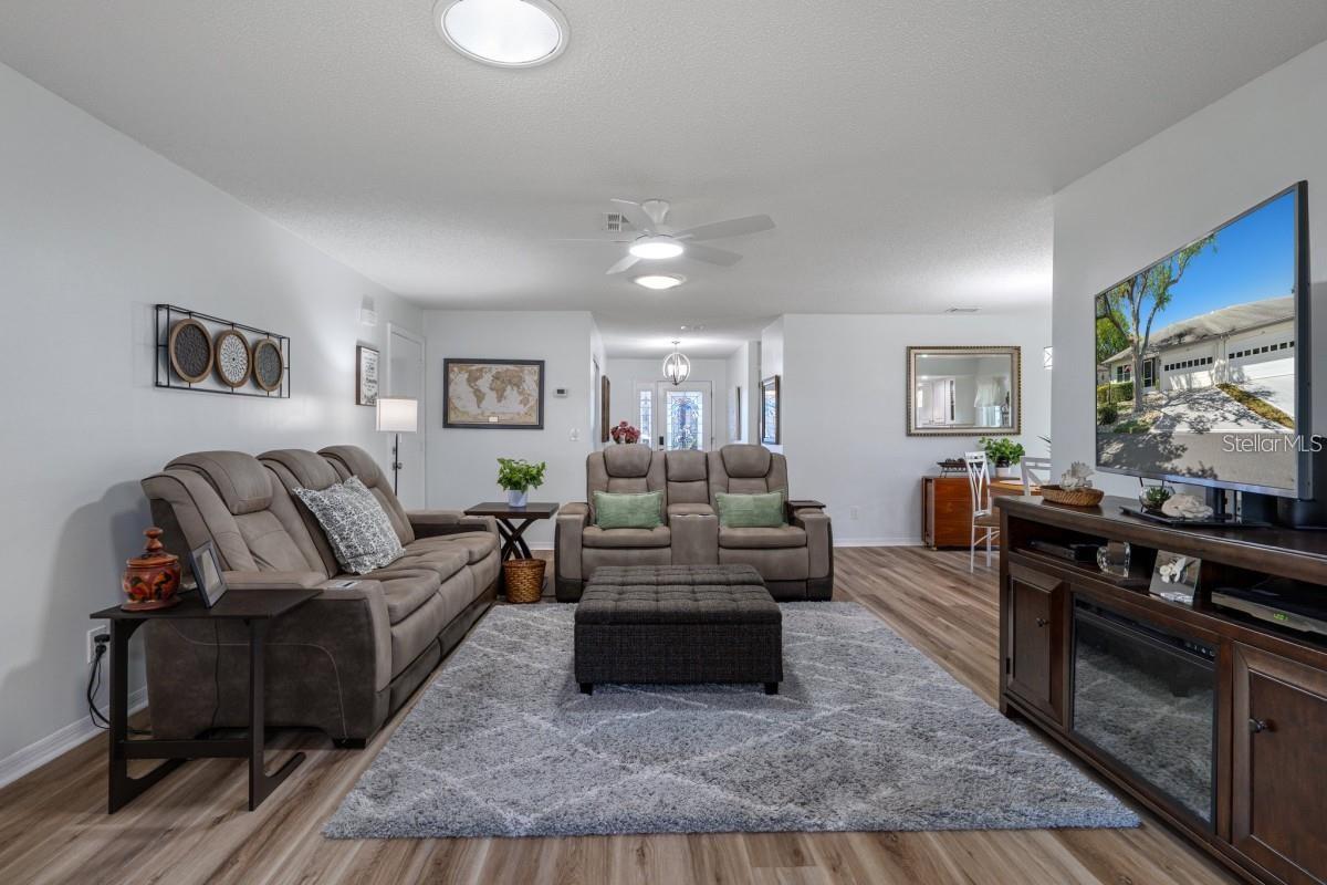 2503 LAMBDIN DR #128, SUN CITY CENTER, FL, 33573