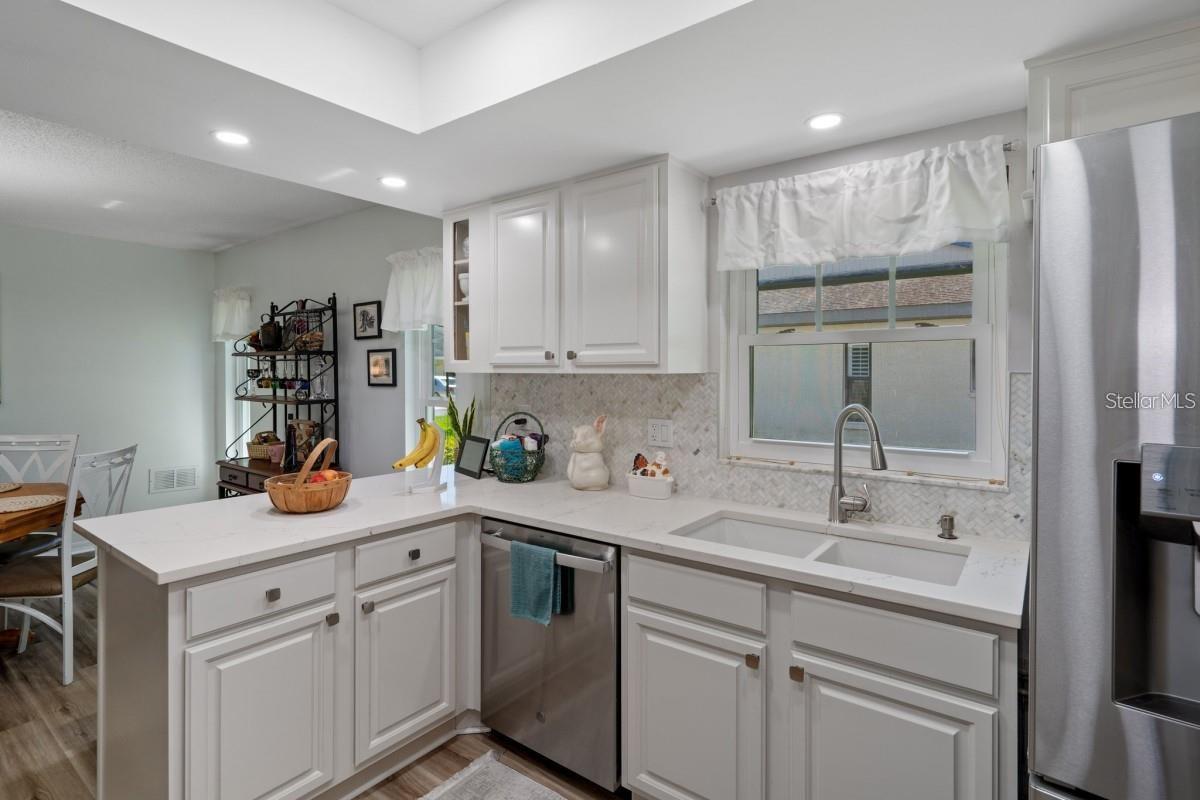 2503 LAMBDIN DR #128, SUN CITY CENTER, FL, 33573