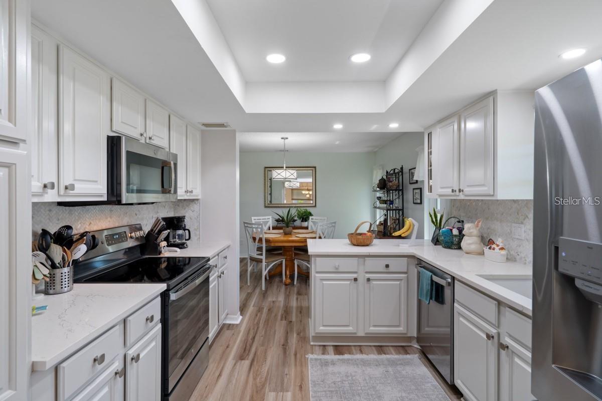 2503 LAMBDIN DR #128, SUN CITY CENTER, FL, 33573