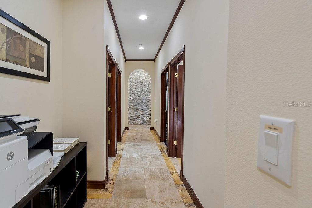 7901 KINGSPOINTE PKWY #20, ORLANDO, FL, 32819