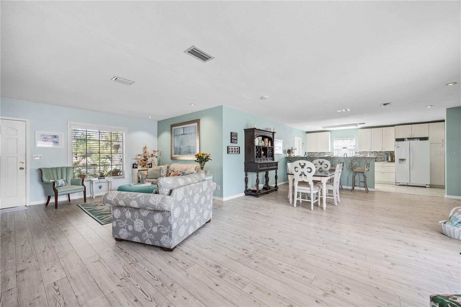 103 W ANGLEWOOD DR, BRANDON, FL, 33511
