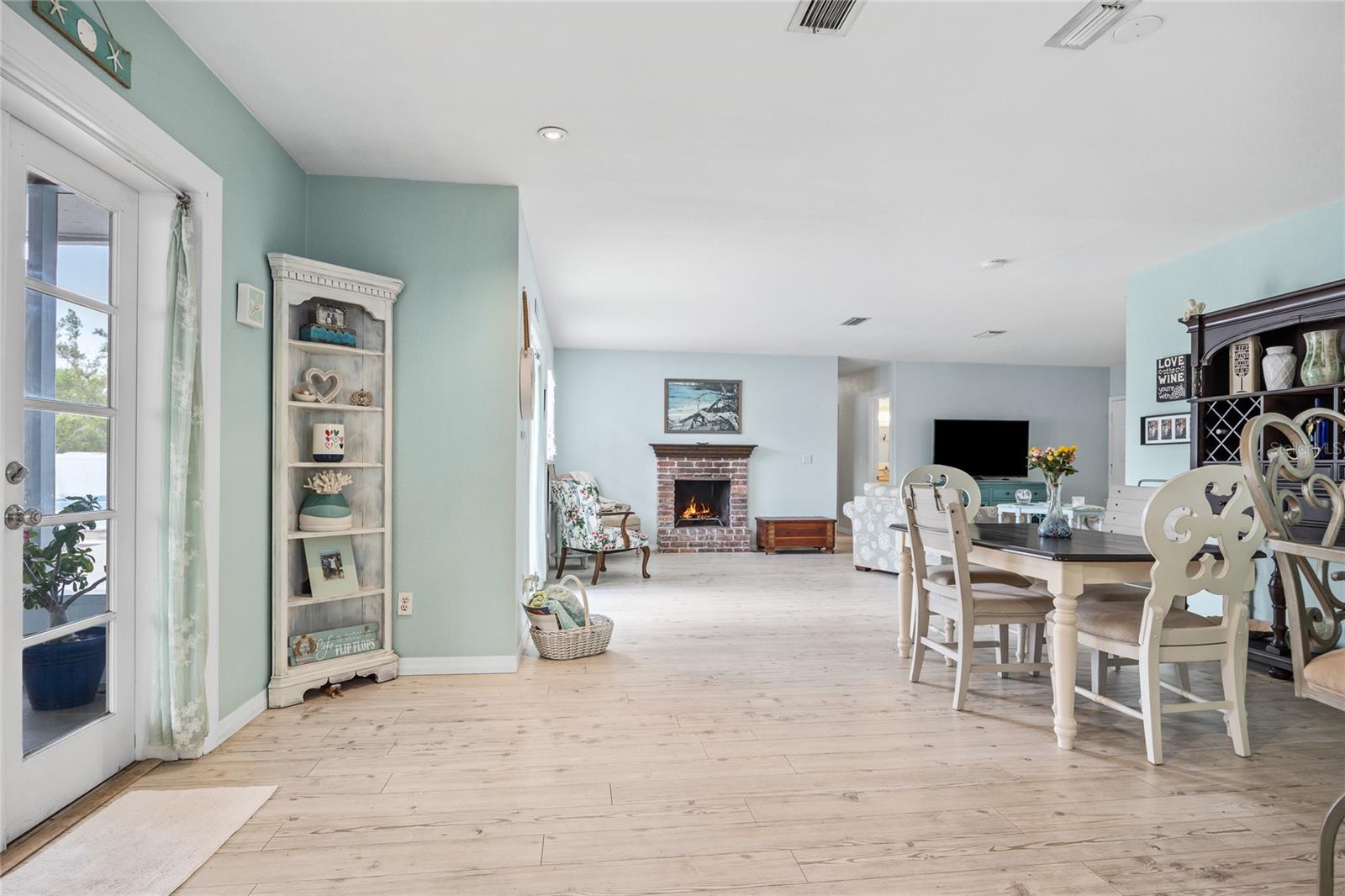 103 W ANGLEWOOD DR, BRANDON, FL, 33511