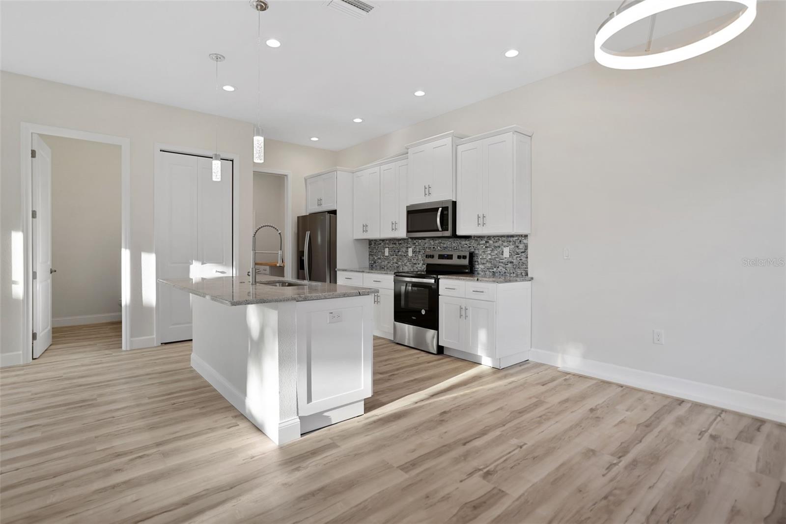 11598 OAK LN, LARGO, FL, 33778