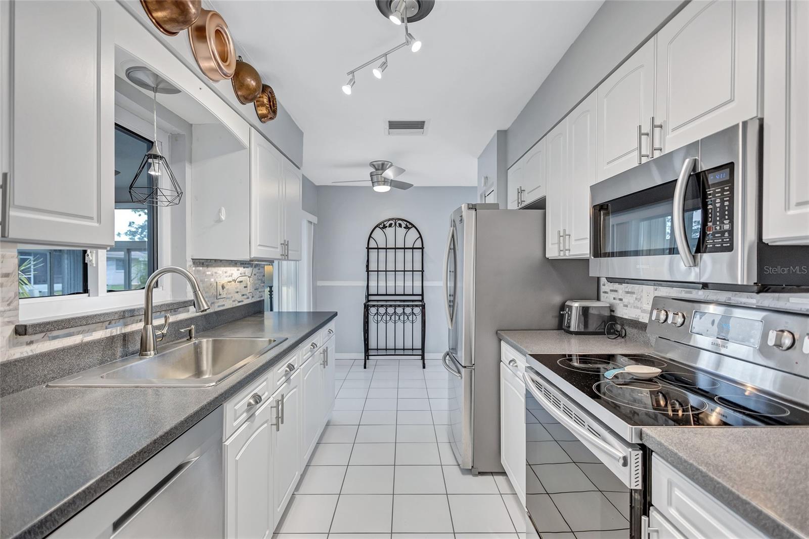 1496 QUEEN ANNE DR, PALM HARBOR, FL, 34684