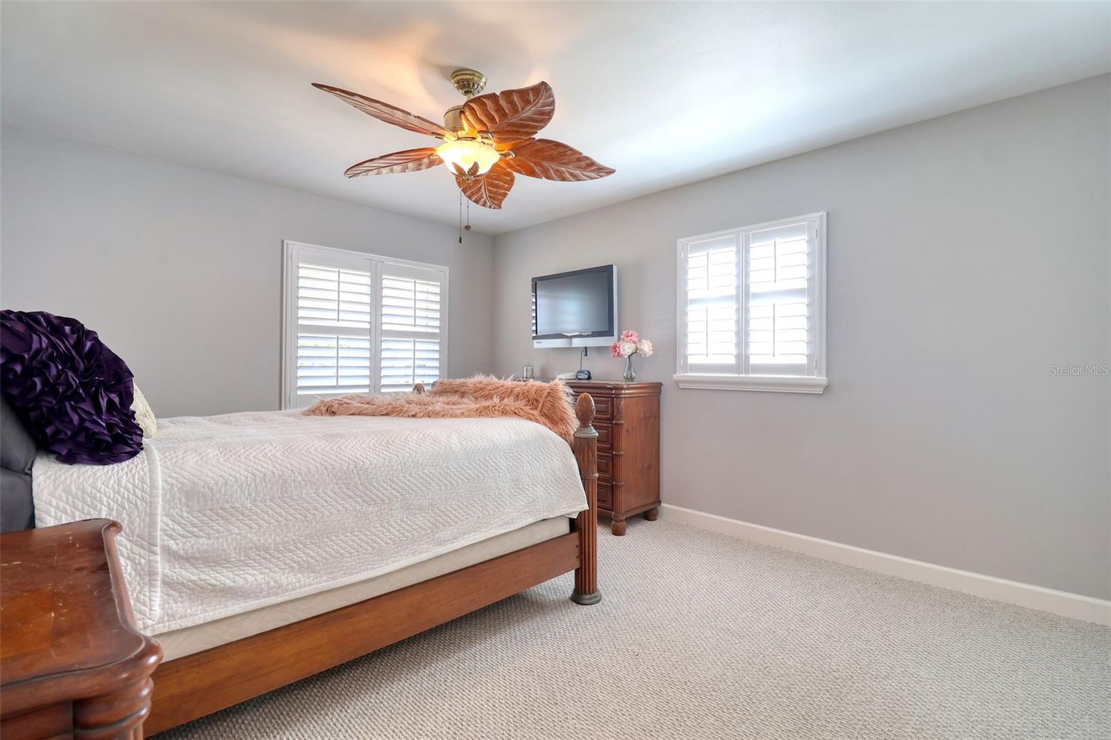 8326 ARCHWOOD CIR, TAMPA, FL, 33615