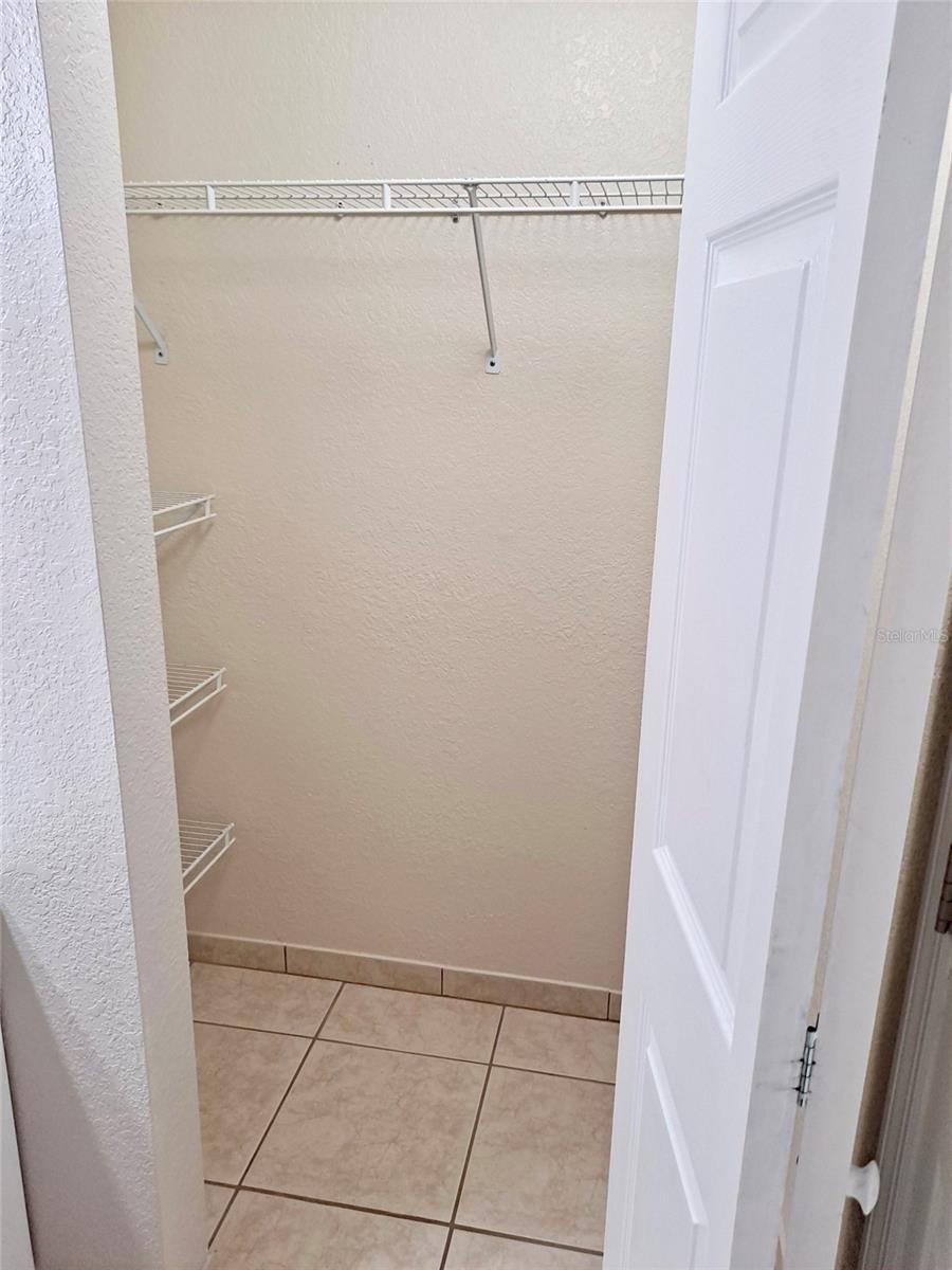 8407 RIVER OAKS DR, TAMPA, FL, 33615