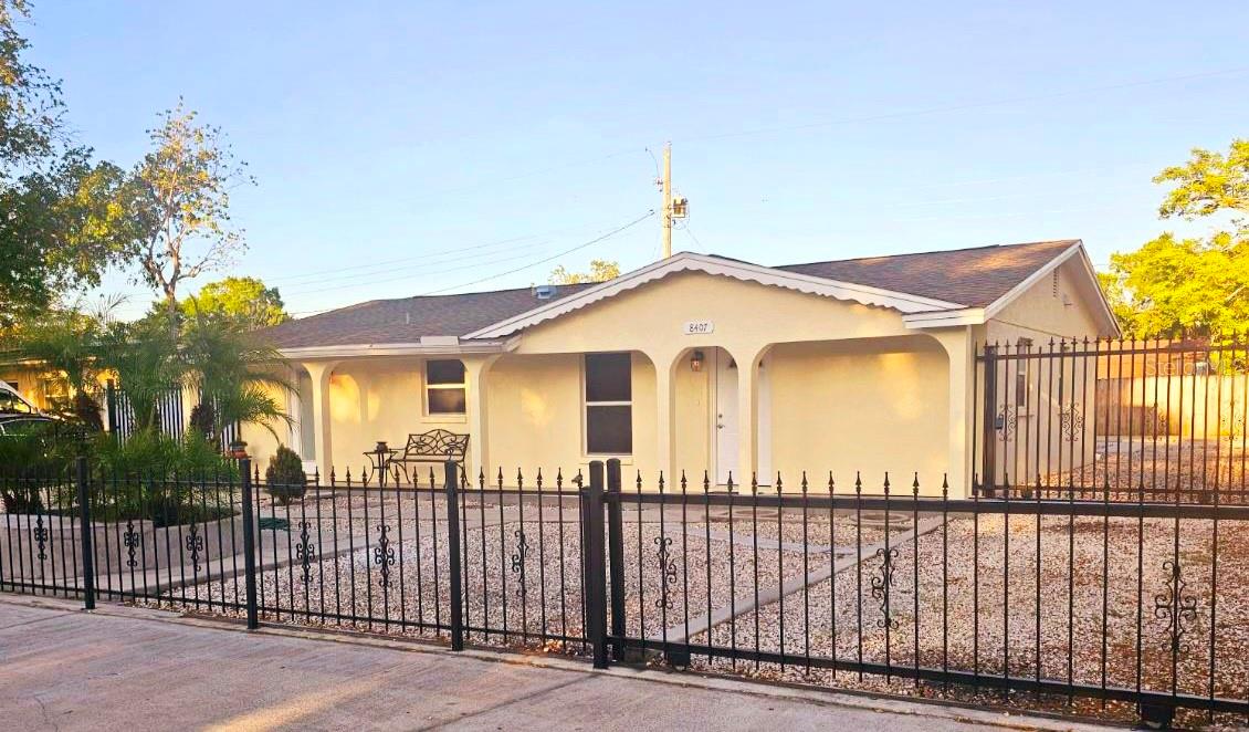 8407 RIVER OAKS DR, TAMPA, FL, 33615