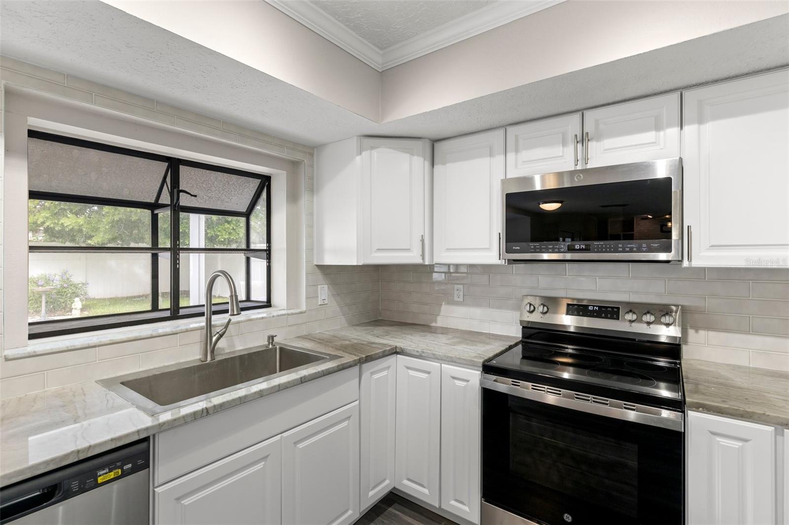 15906 COUNTRY PL, TAMPA, FL, 33624