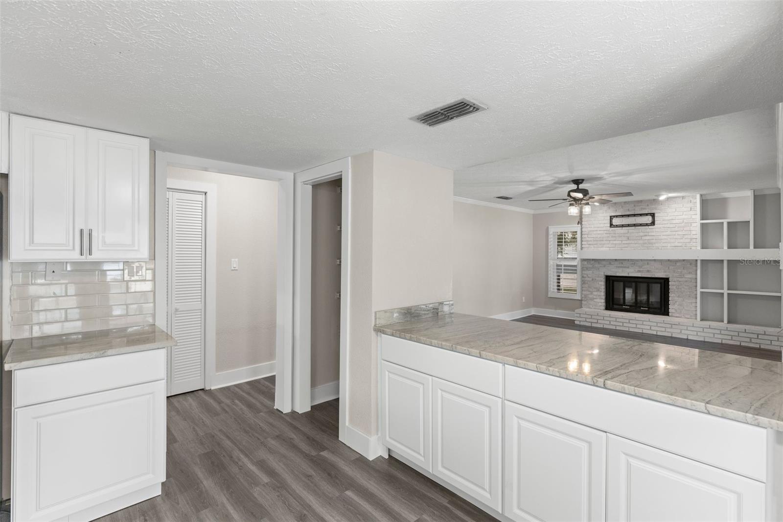 15906 COUNTRY PL, TAMPA, FL, 33624