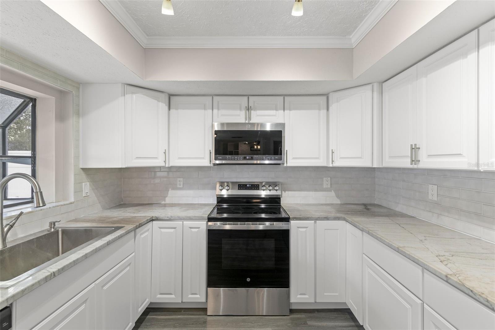 15906 COUNTRY PL, TAMPA, FL, 33624