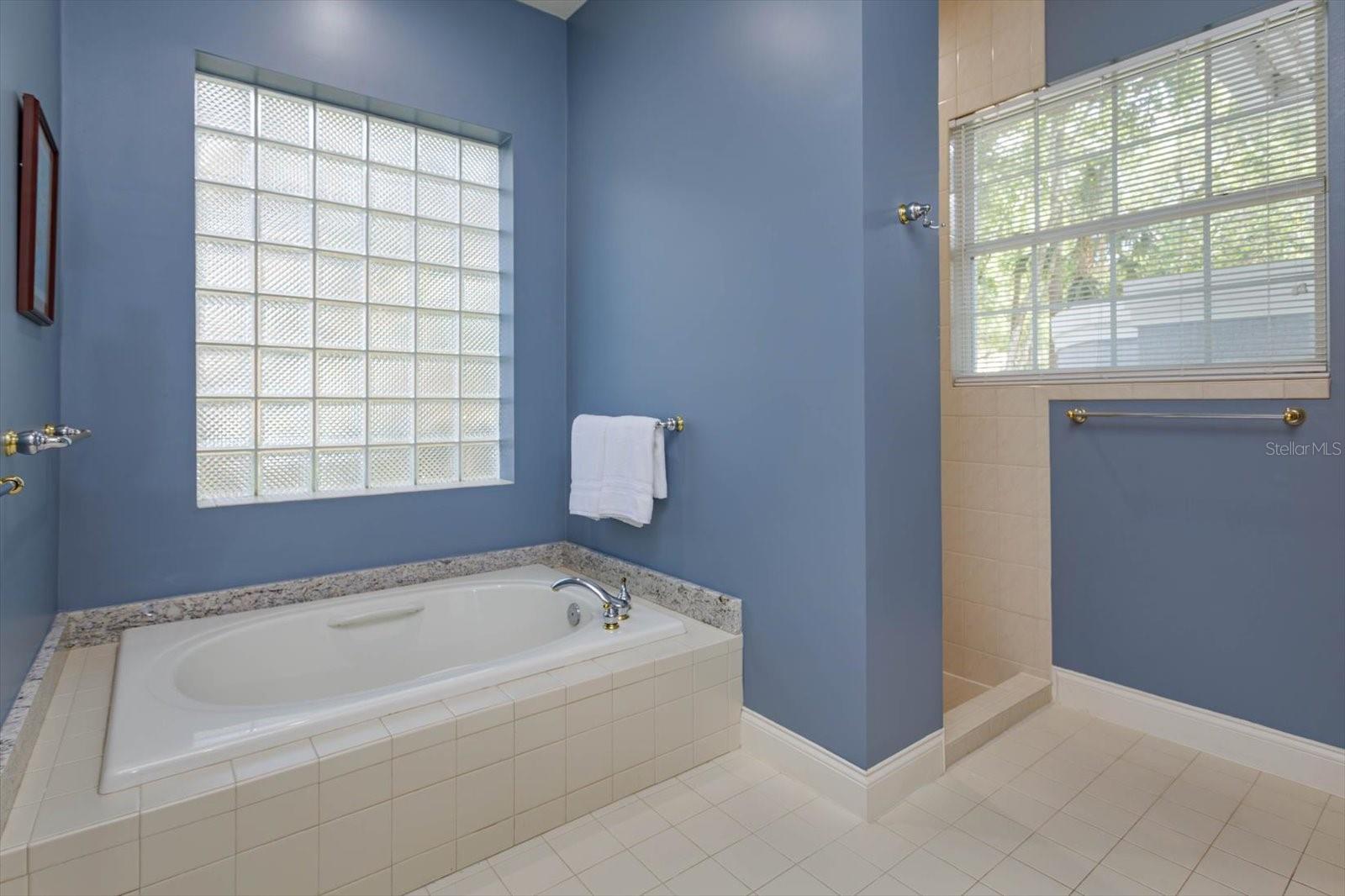 5230 SHORELINE CIR, SANFORD, FL, 32771