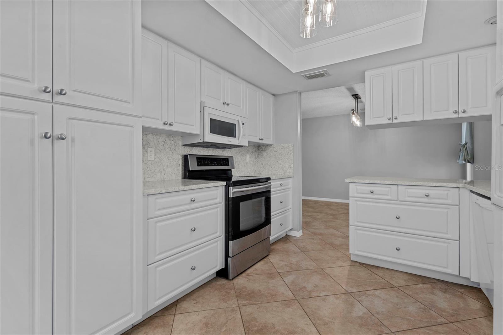 2411 LANCASTER DR, SUN CITY CENTER, FL, 33573