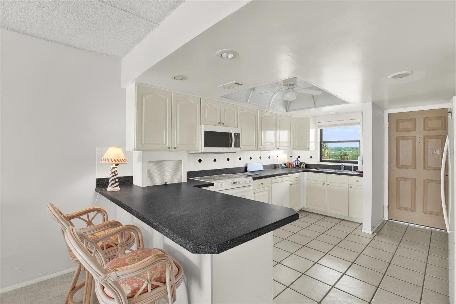 18650 GULF BLVD #303, INDIAN SHORES, FL, 33785