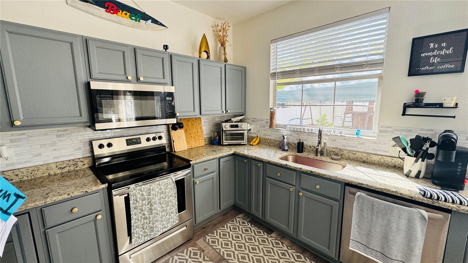 934 GRAND CANYON DR, VALRICO, FL, 33594
