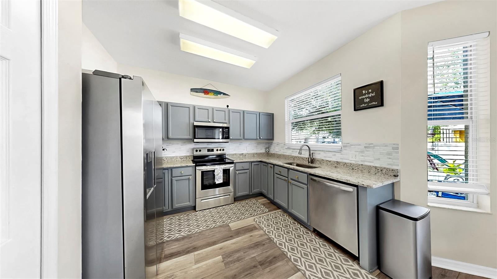 934 GRAND CANYON DR, VALRICO, FL, 33594