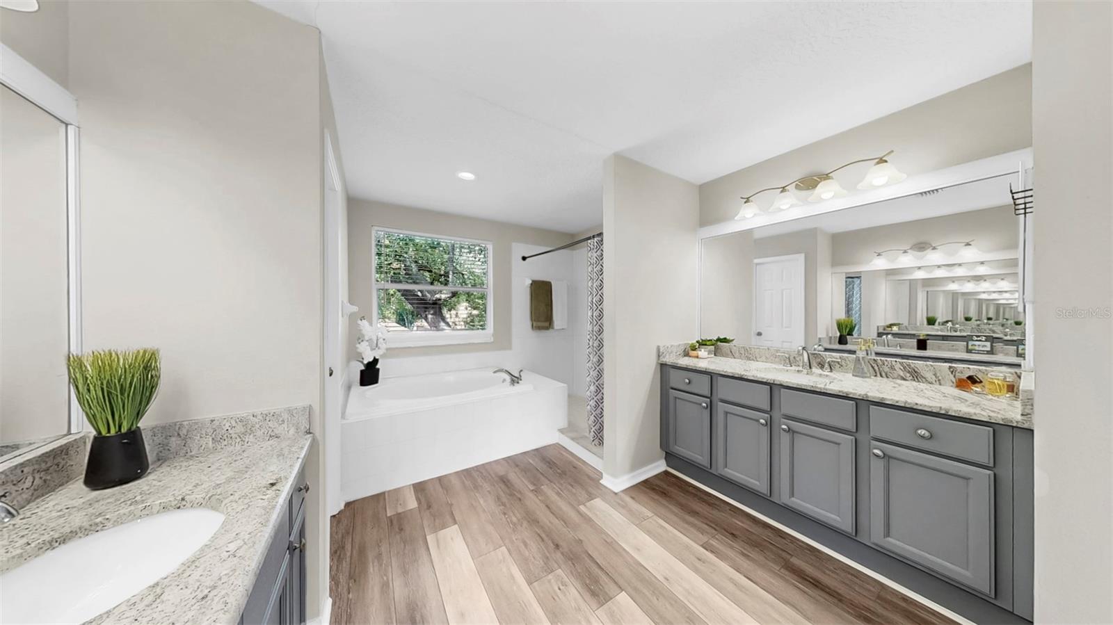 934 GRAND CANYON DR, VALRICO, FL, 33594