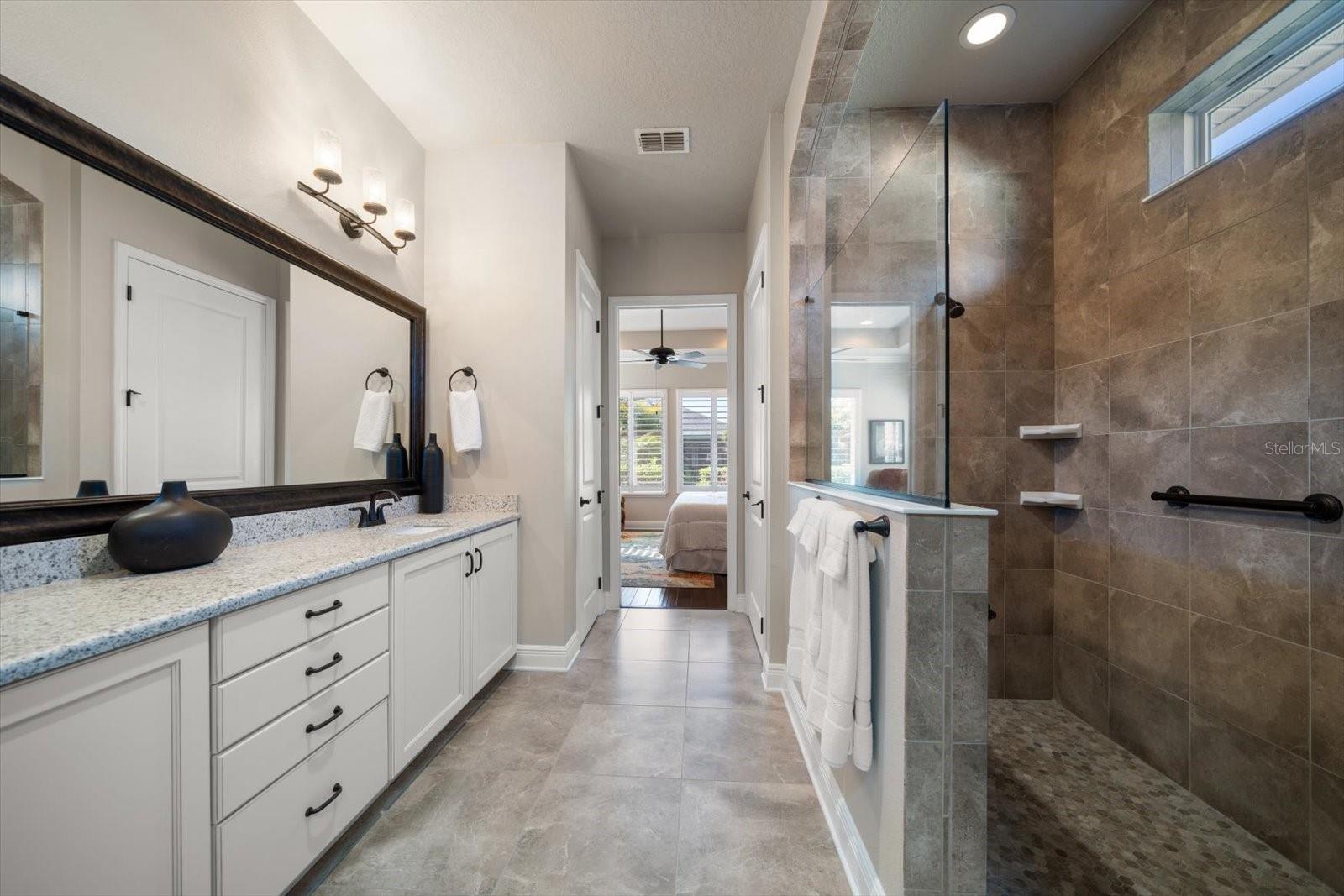 13917 KINGFISHER GLEN DR, LITHIA, FL, 33547