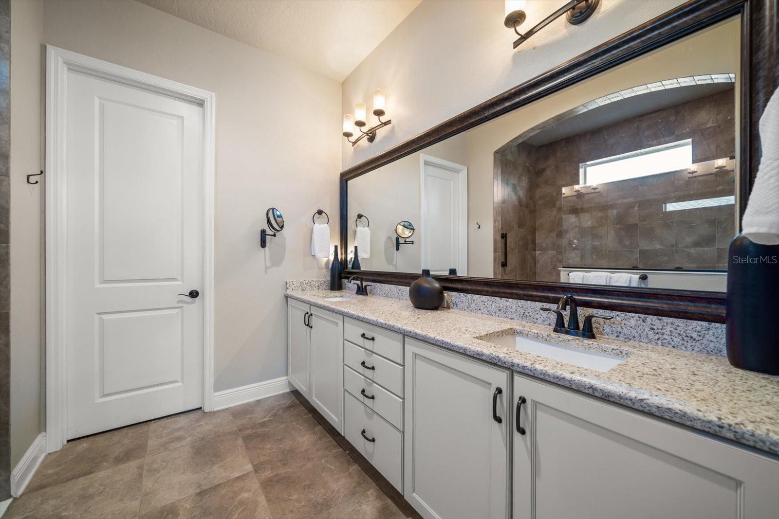 13917 KINGFISHER GLEN DR, LITHIA, FL, 33547