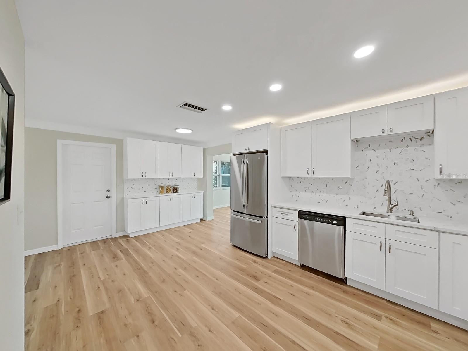 7797 BARRY CT, SEMINOLE, FL, 33772