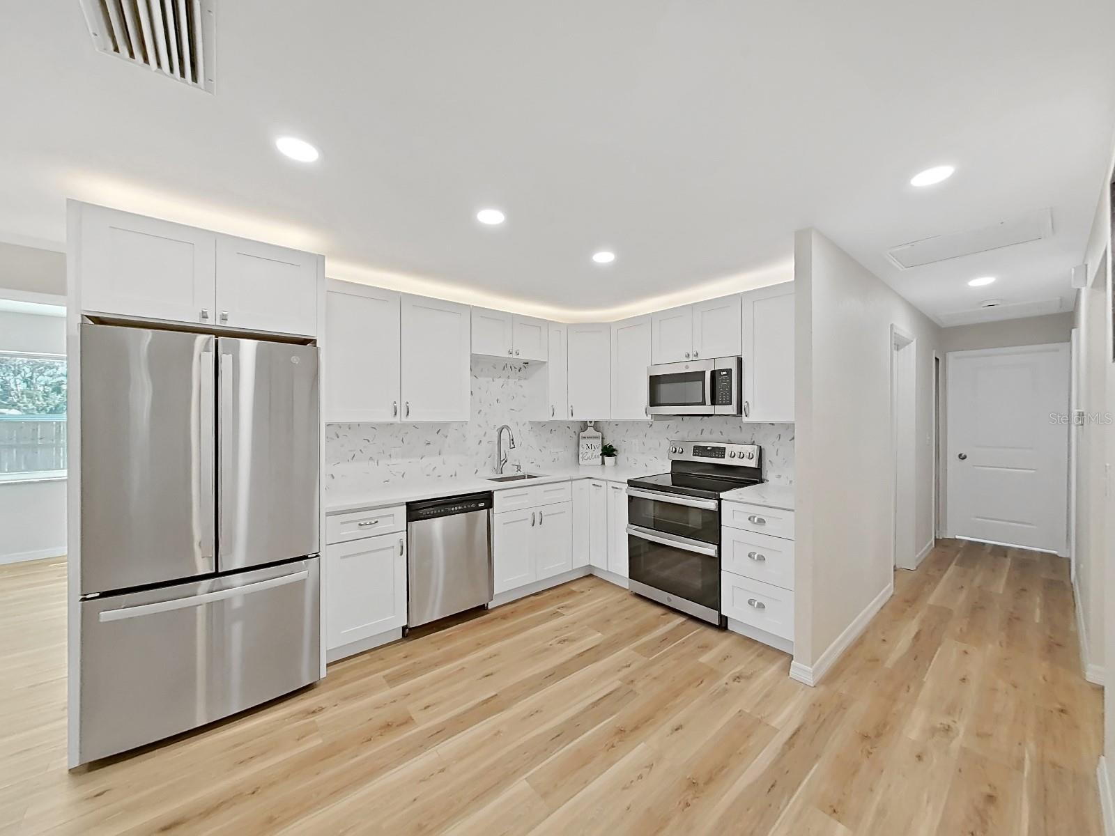 7797 BARRY CT, SEMINOLE, FL, 33772