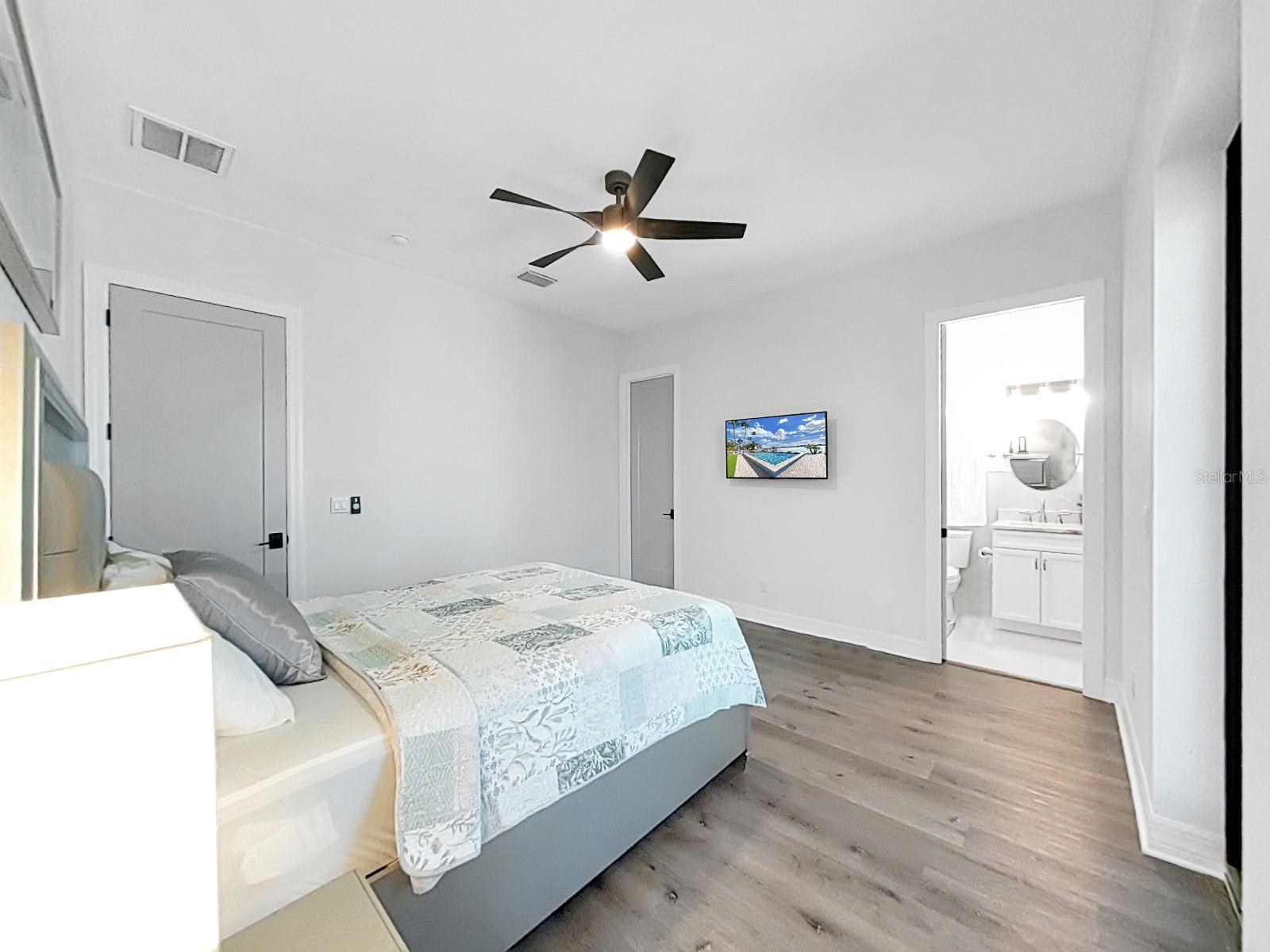 882 BAY POINT DR, MADEIRA BEACH, FL, 33708