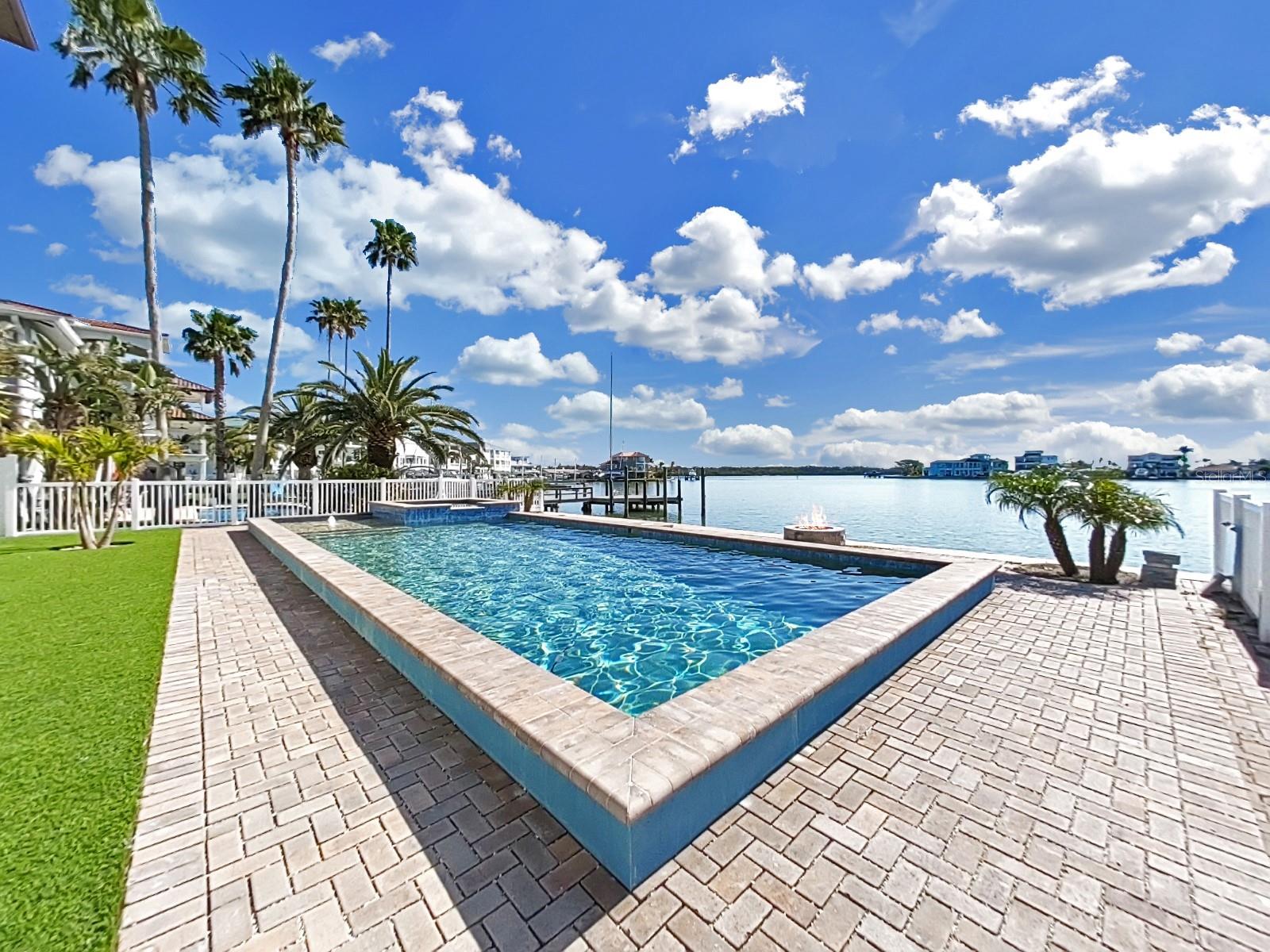 882 BAY POINT DR, MADEIRA BEACH, FL, 33708