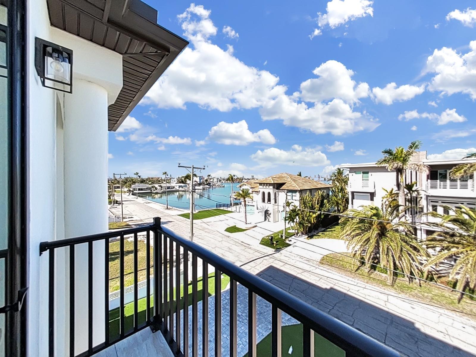 882 BAY POINT DR, MADEIRA BEACH, FL, 33708