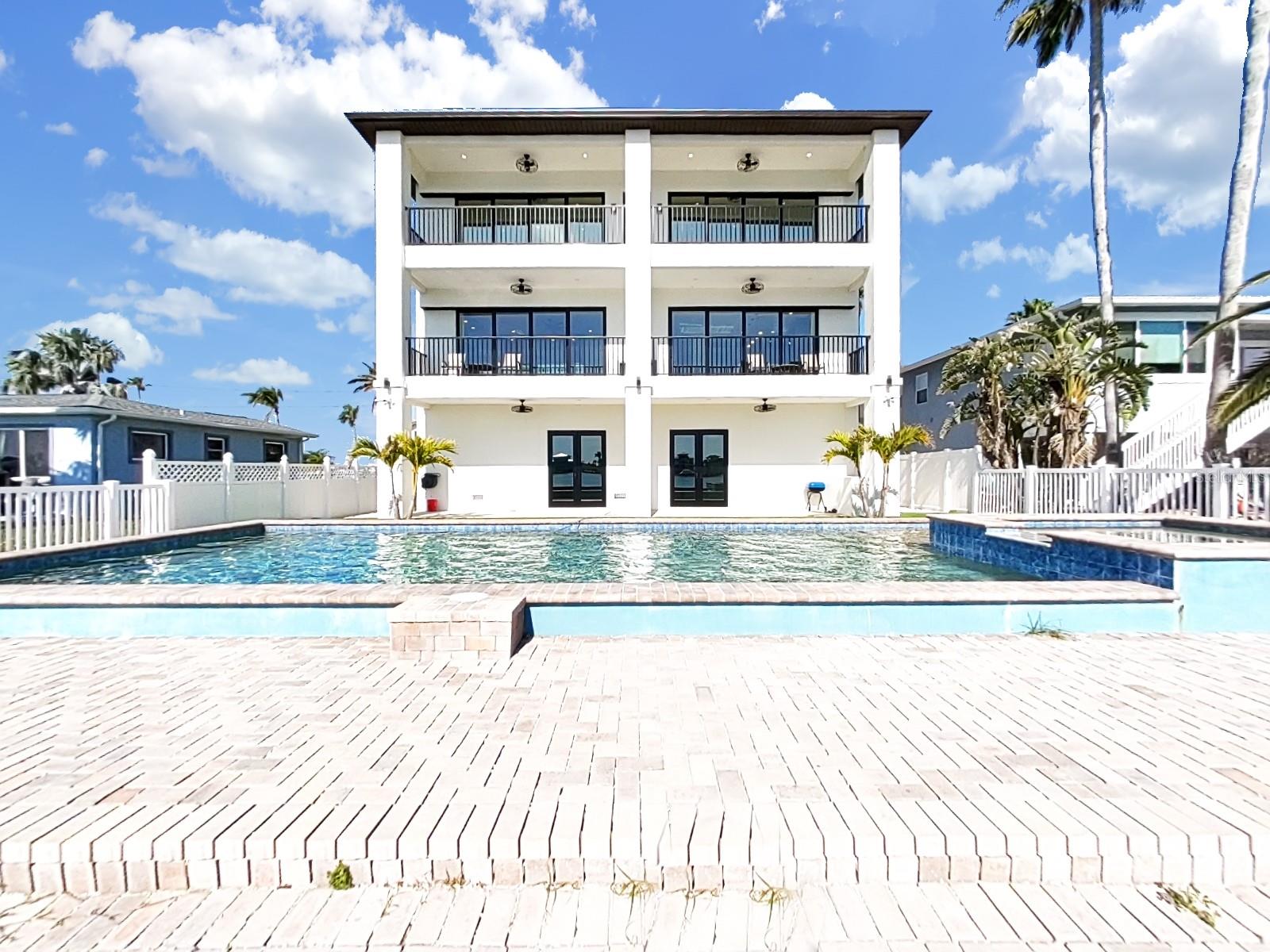 882 BAY POINT DR, MADEIRA BEACH, FL, 33708