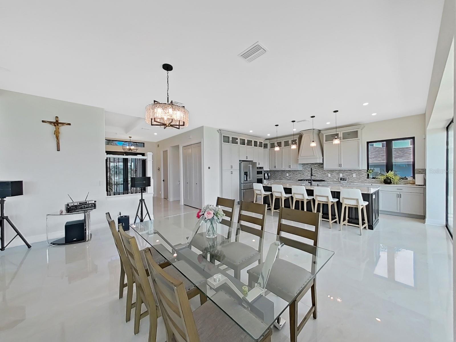 882 BAY POINT DR, MADEIRA BEACH, FL, 33708