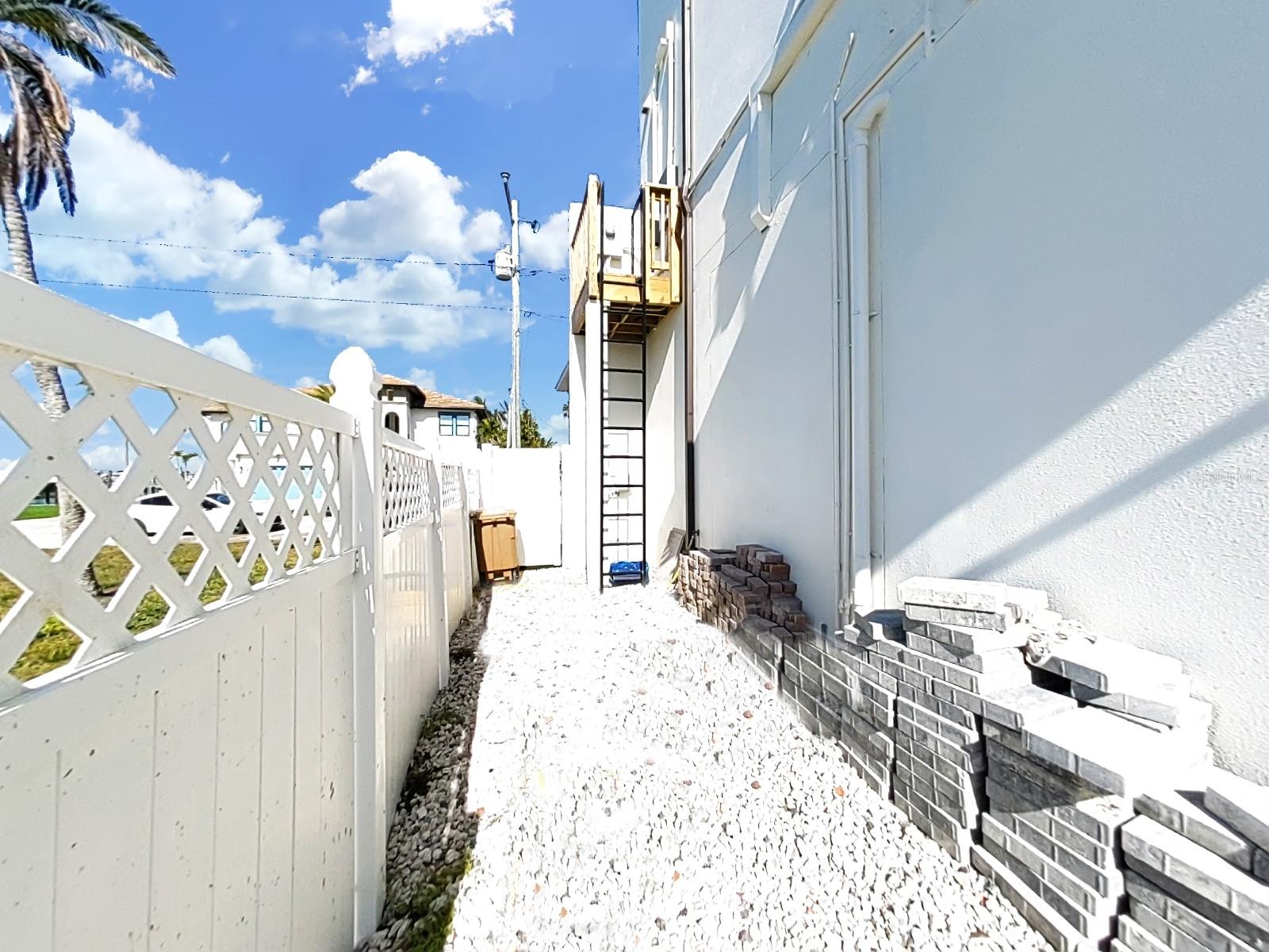 882 BAY POINT DR, MADEIRA BEACH, FL, 33708