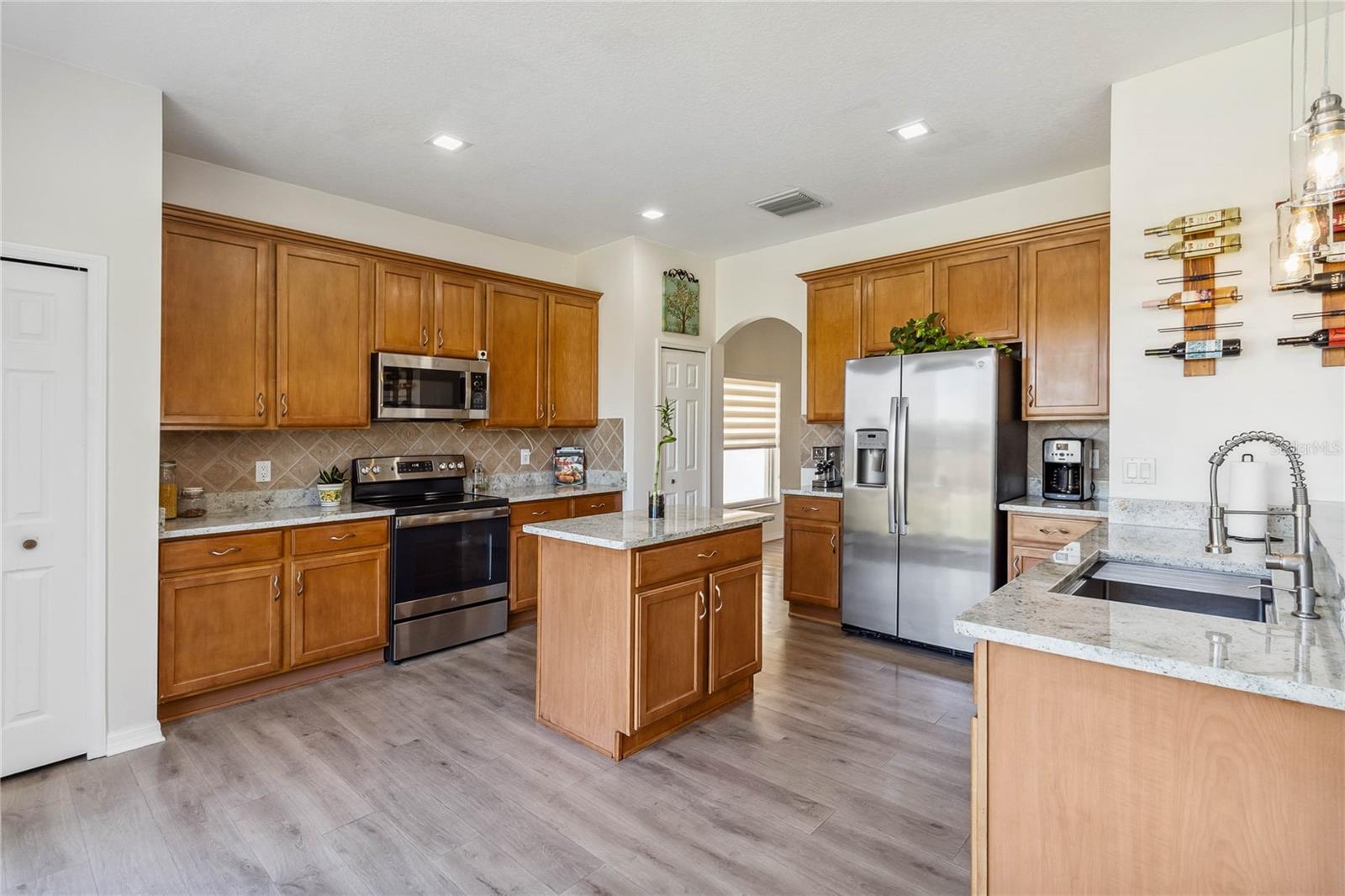 9826 HERON POINTE DR, ORLANDO, FL, 32832
