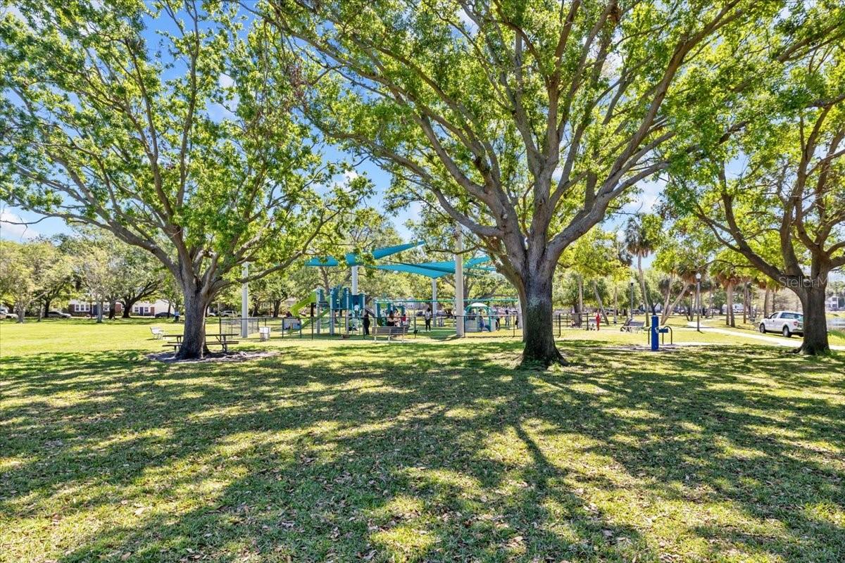1115 CRESCENT LAKE DR N, ST PETERSBURG, FL, 33701