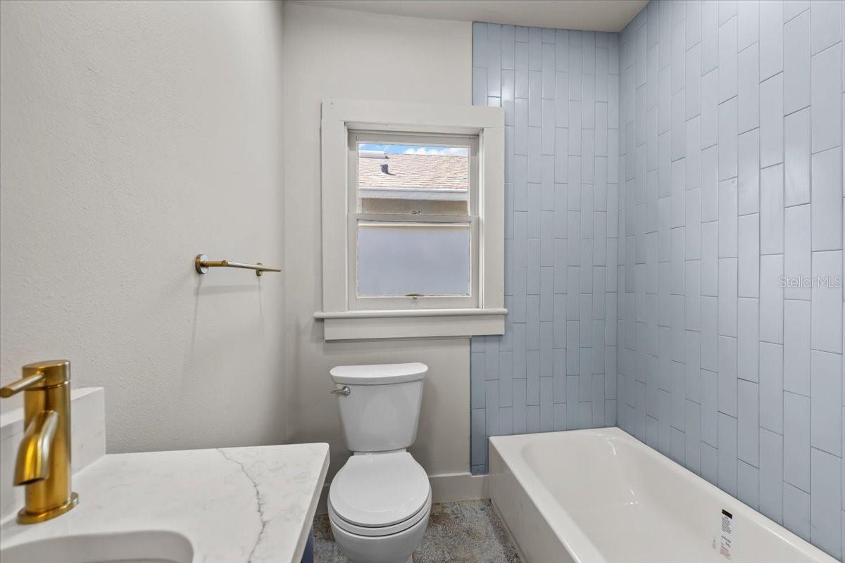 1115 CRESCENT LAKE DR N, ST PETERSBURG, FL, 33701