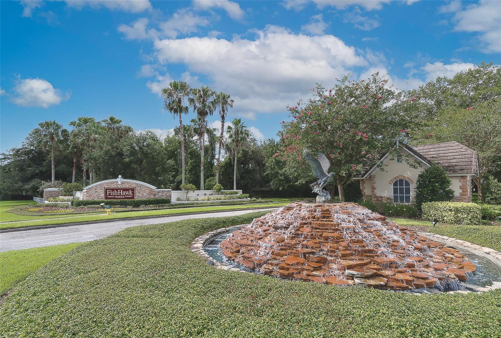 5705 VILLAGE CENTER DR, LITHIA, FL, 33547