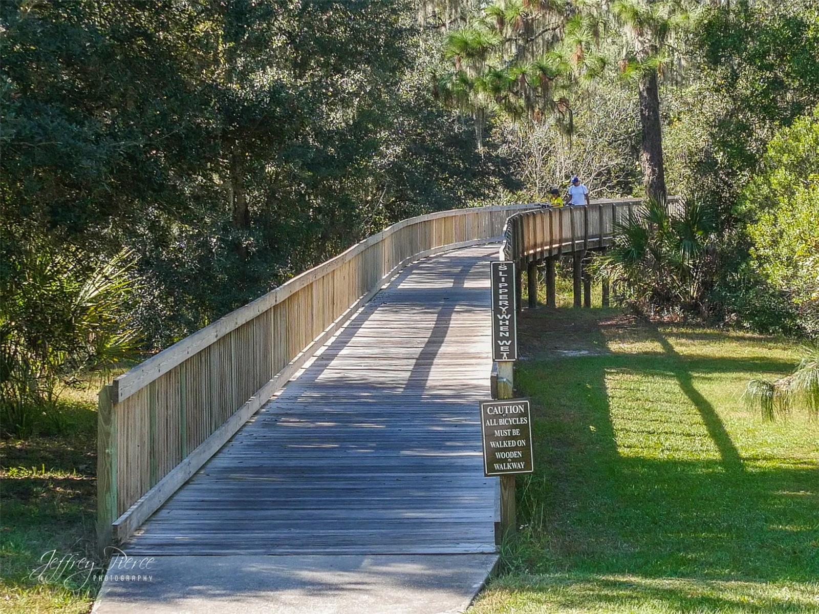 5705 VILLAGE CENTER DR, LITHIA, FL, 33547