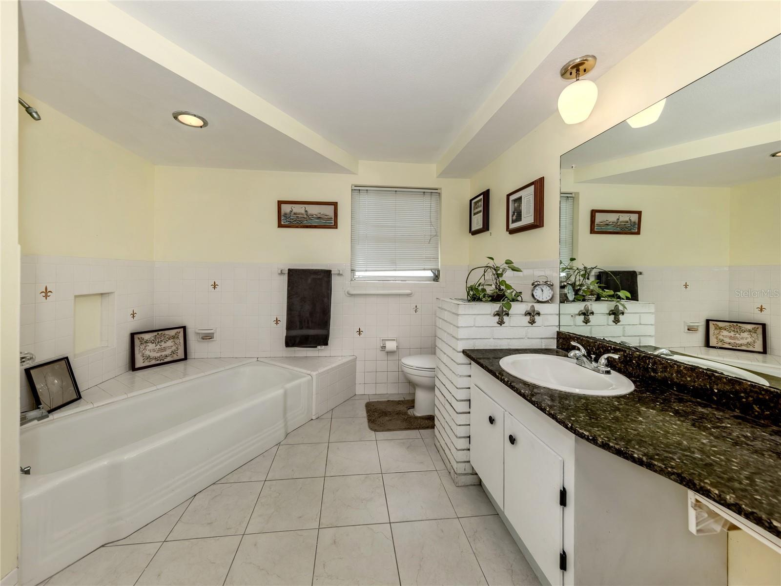 504 BUENA VISTA DR, NOKOMIS, FL, 34275