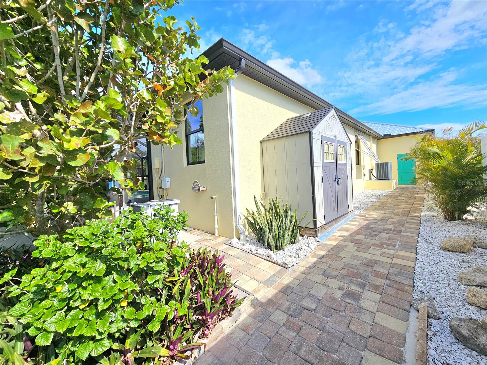 3215 PEACE RIVER DR, PUNTA GORDA, FL, 33983