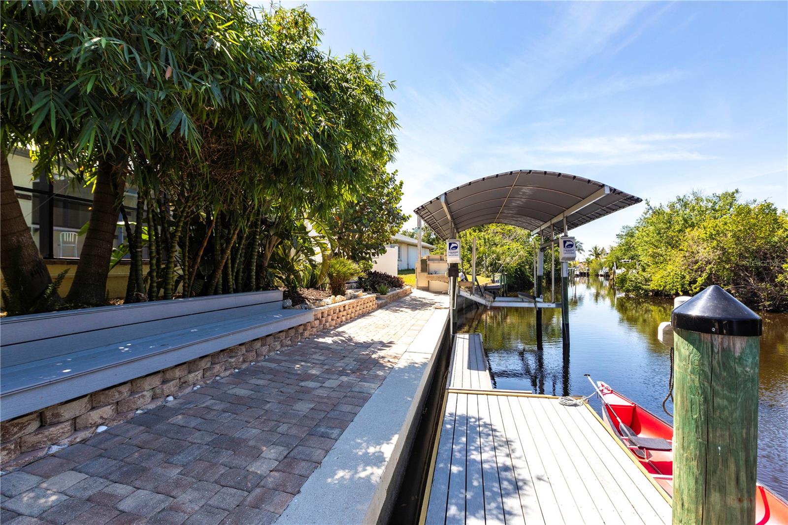 3215 PEACE RIVER DR, PUNTA GORDA, FL, 33983