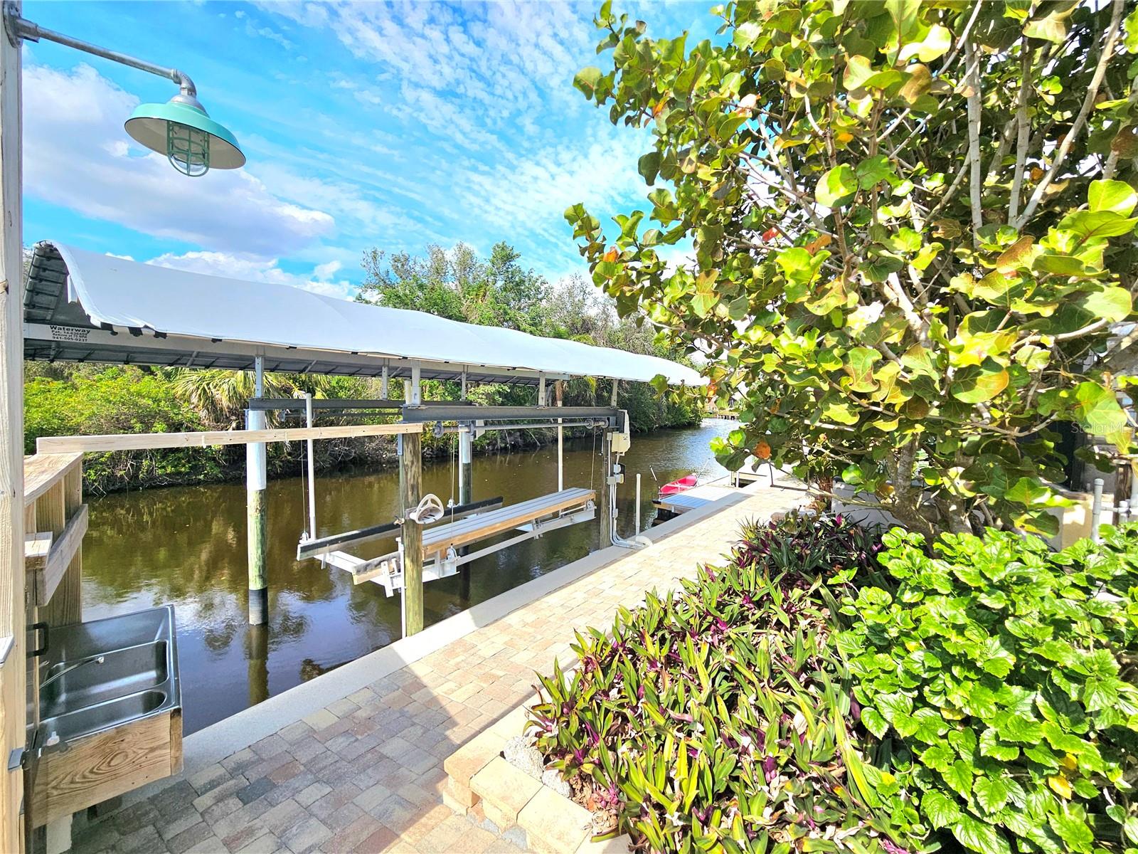 3215 PEACE RIVER DR, PUNTA GORDA, FL, 33983