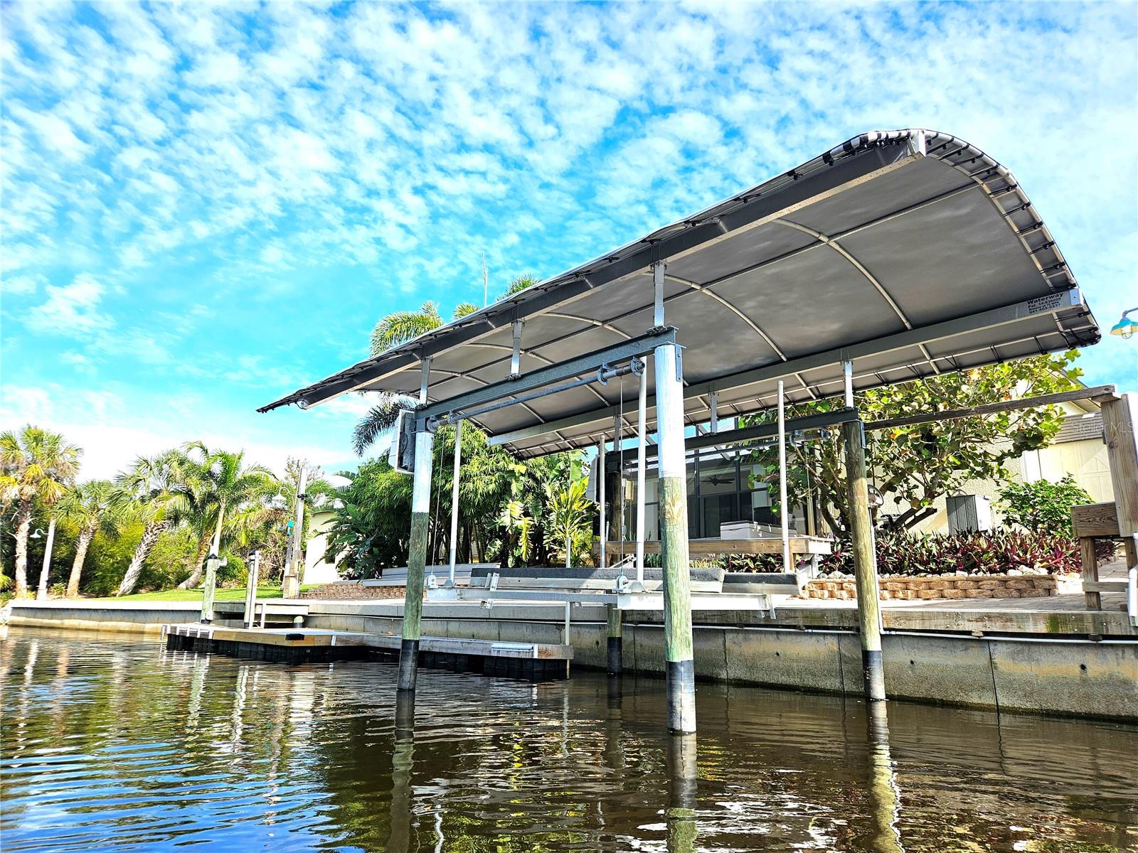 3215 PEACE RIVER DR, PUNTA GORDA, FL, 33983