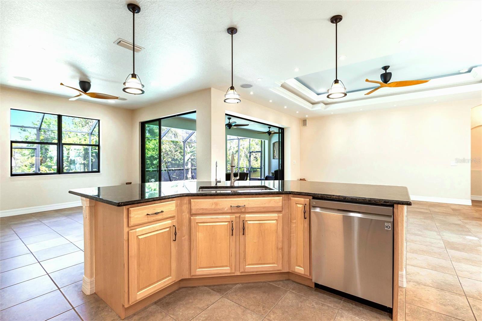 3215 PEACE RIVER DR, PUNTA GORDA, FL, 33983