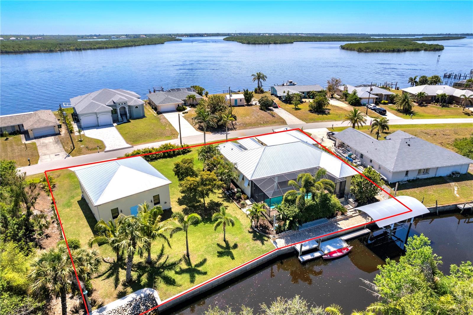 3215 PEACE RIVER DR, PUNTA GORDA, FL, 33983
