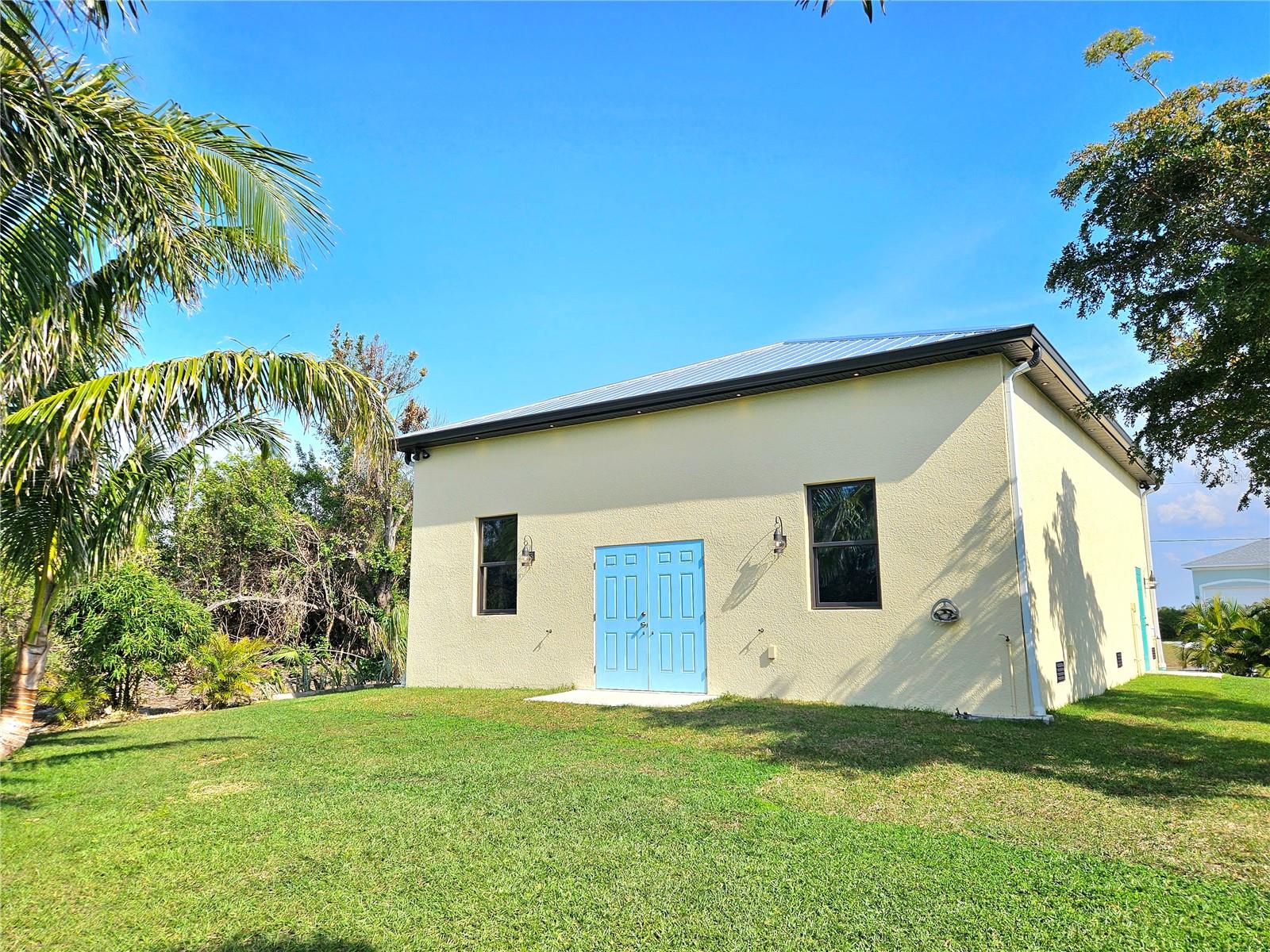 3215 PEACE RIVER DR, PUNTA GORDA, FL, 33983