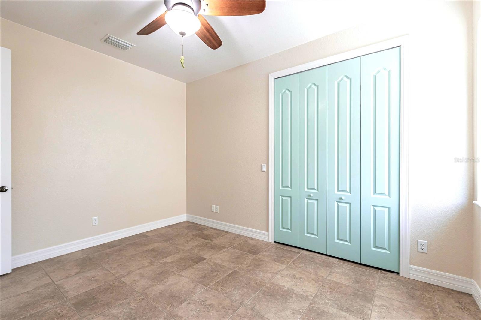 3215 PEACE RIVER DR, PUNTA GORDA, FL, 33983