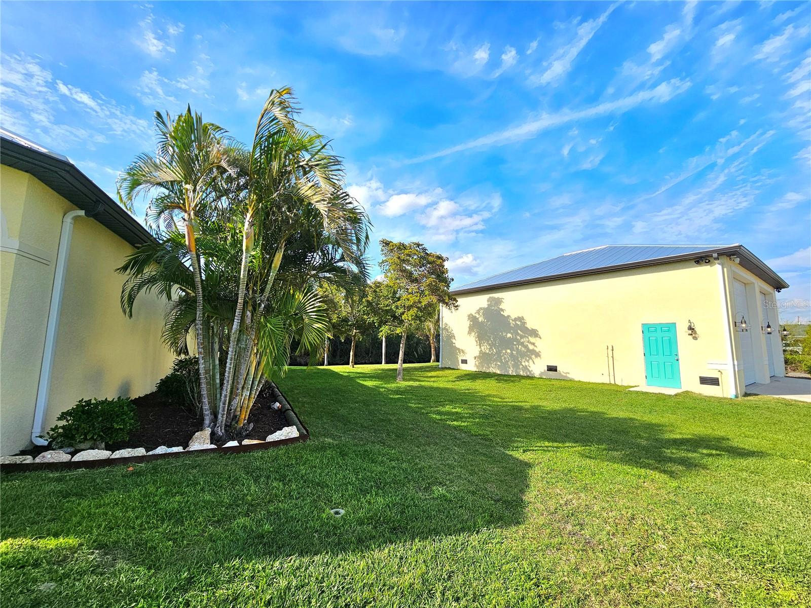 3215 PEACE RIVER DR, PUNTA GORDA, FL, 33983