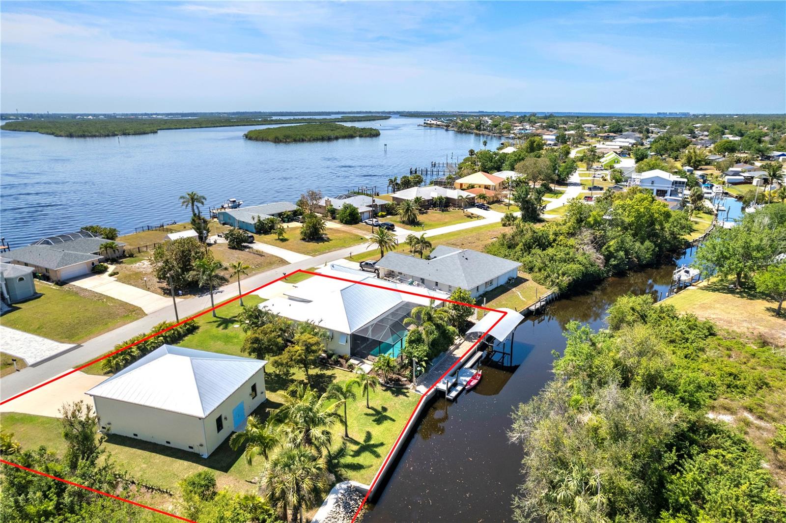 3215 PEACE RIVER DR, PUNTA GORDA, FL, 33983