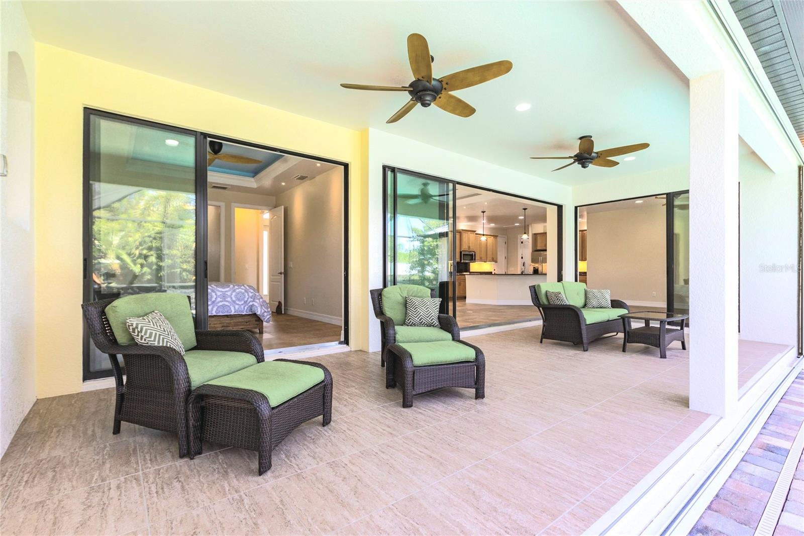 3215 PEACE RIVER DR, PUNTA GORDA, FL, 33983